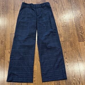 Banana Republic Women's wide leg. Navy Plaid Pants size 4 petite
